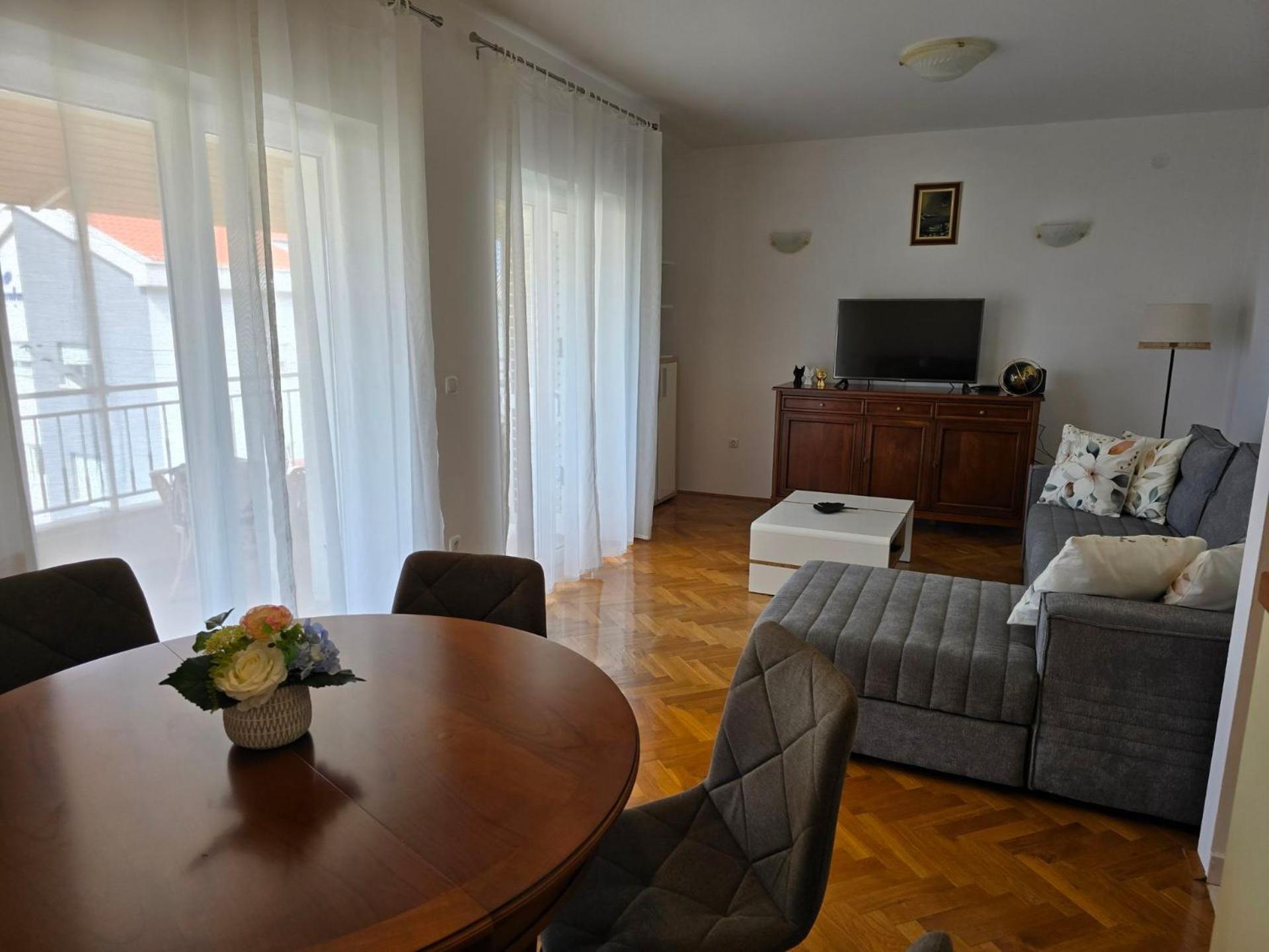 Apartment Huanita Promajna Eksteriør bilde